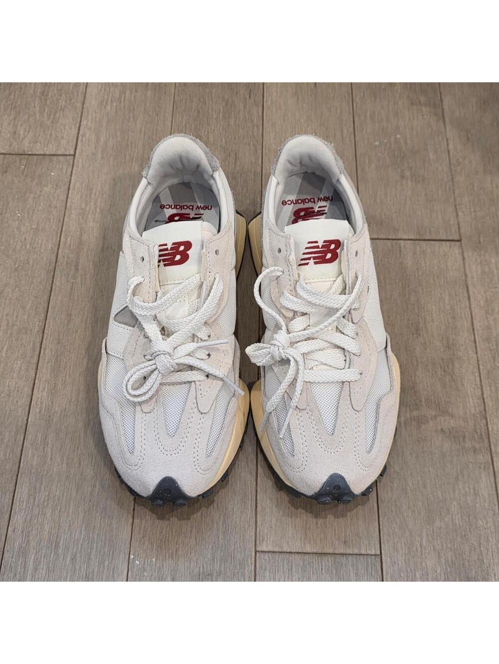 New Balance Women's White and Cream Trainer
